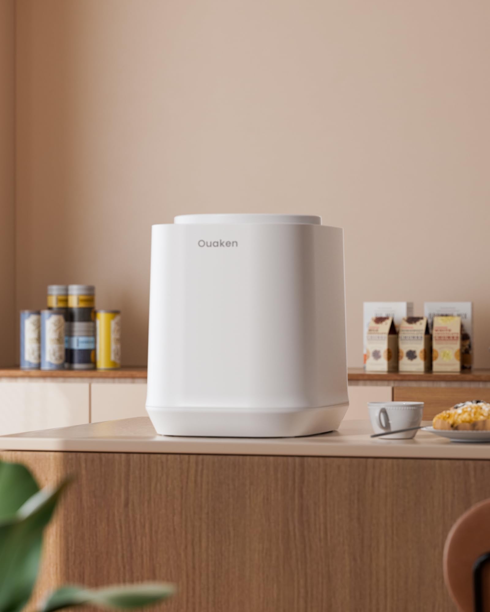 Electric Composter for Kitchen, 4L Smart Countertop Compost Bin, Odorless | Low Noise | Auto-Cleaning | Turn Food Waste into Fertilizer Within 3 Hrs, Indoor Food Recycler Compost Machine, White